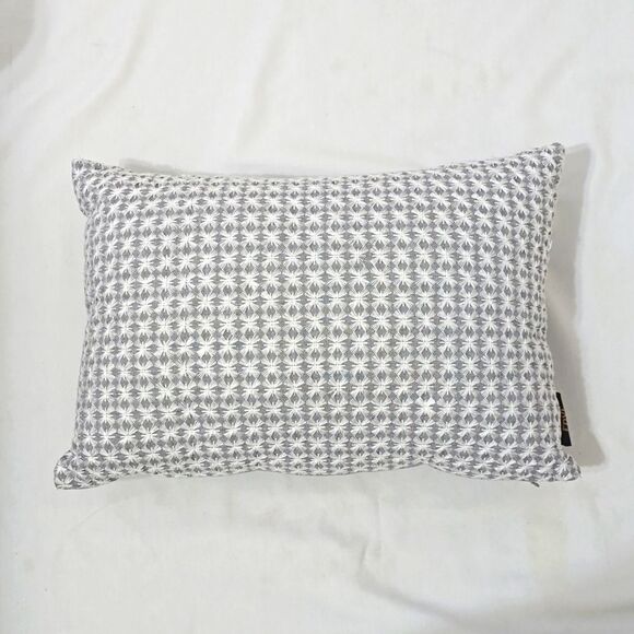 FRYE Decorative Embroidery Pillow Quilt Set gray & white - Picture 1 of 7